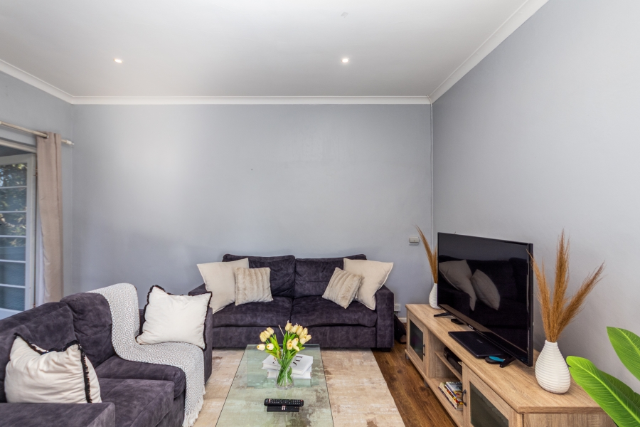 1 Bedroom Property for Sale in Kenilworth Western Cape